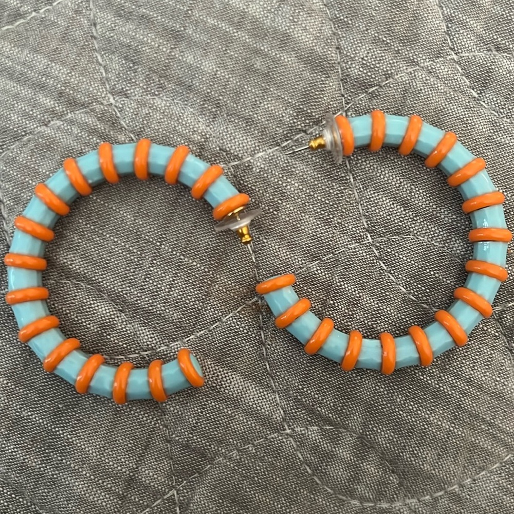 Lele Sadoughi hoop resin earrings blue and orange
